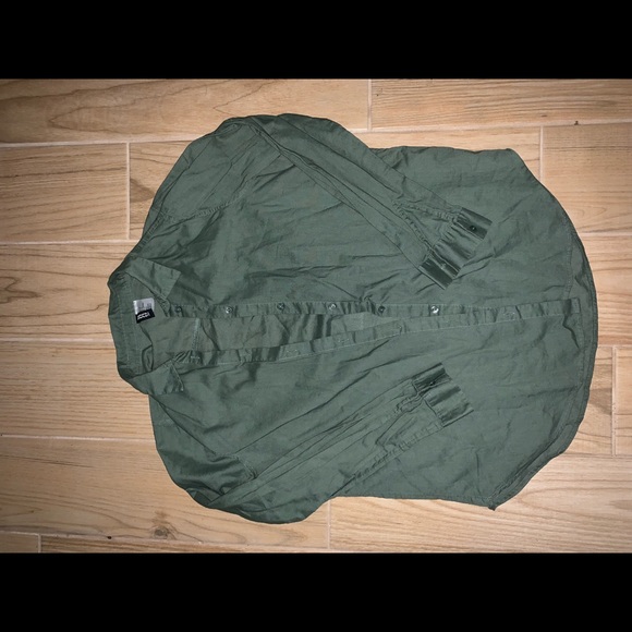 H&M button up - Picture 1 of 5